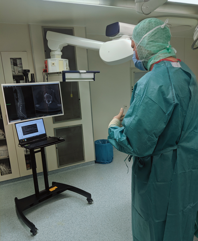 Dr. Schmidt controlling an image viewer in the OR via hand gestures